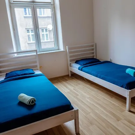 Hostel T&t & *